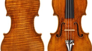 Esta fotografía cortesía de Tarisio muestra el violín Stradivarius da Vinci, Ex-Seidel. Un raro modelo de violín Stradivarius, el más famoso del mundo, fue vendido este jueves en una subasta en Nueva York por 15,34 millones de dólares, justo por debajo del récord (15,9 millones) para tal objeto, anunció la empresa especializada Tarisio.   Tarisio / AFP