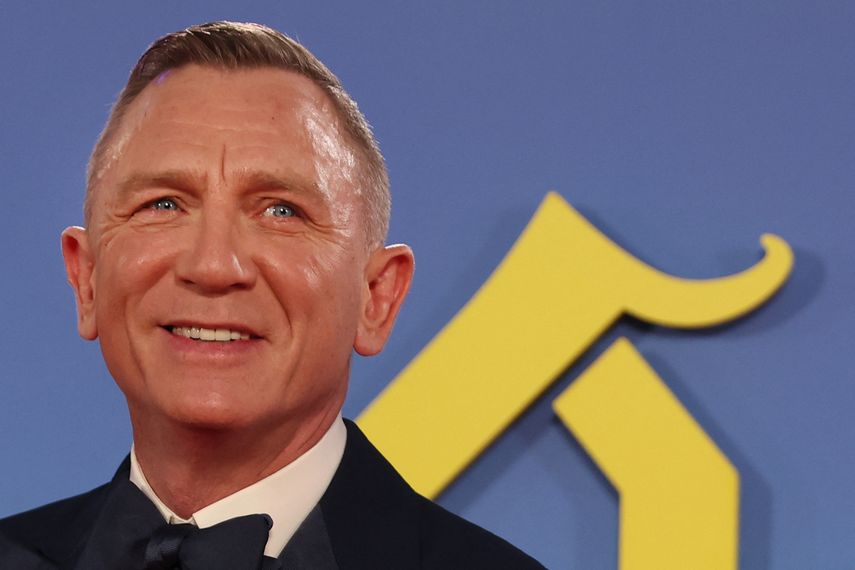 Daniel Craig Recibe La Misma Condecoracion Que James Bond