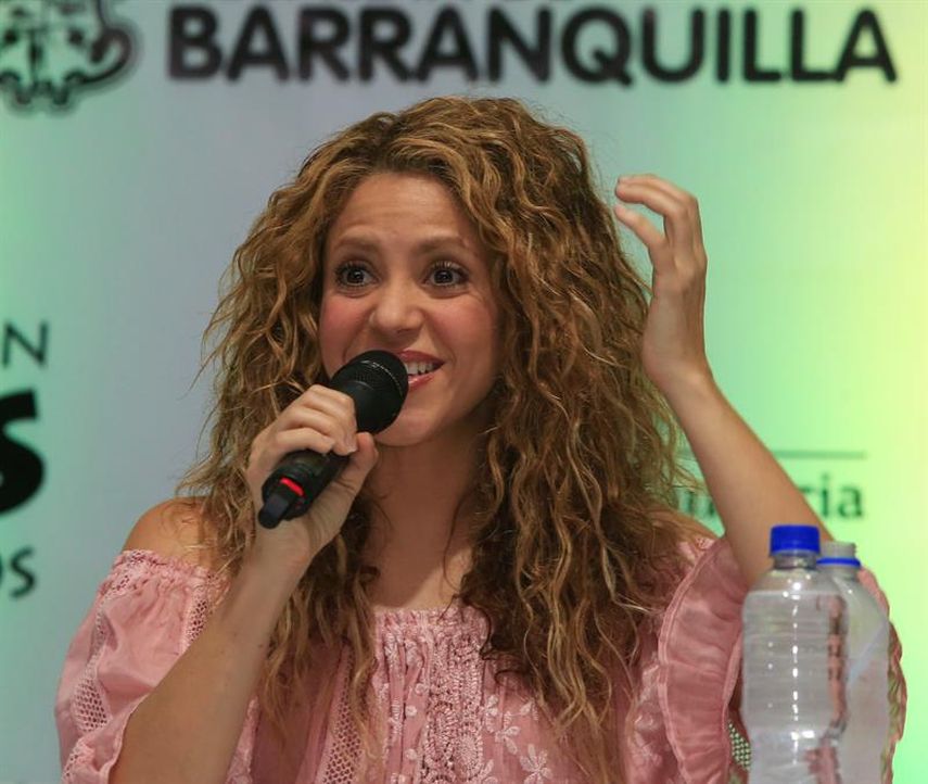 Shakira habla sobre la crisis en Venezuela durante la inauguración de su escuela en barrio El Bosque, en su natal Barranquilla, Colombia.
