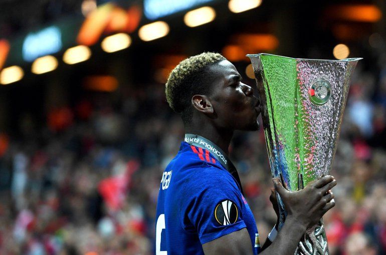 El mediocampista francés, Paul Pogba, celebró su primer título con los Diablos Rojos.