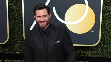 Edgar Ramírez caminó por la alfombra roja de los Globos de Oro.&nbsp;