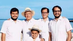 Presidente de México Andrés Manuel López Obrador y sus Hijos : José Ramón, Andrés Manuel,Gonzalo y Jesús Ernesto  