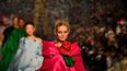 Las creaciones del dise&ntilde;ador brit&aacute;nico Richard Quinn conquistaron la pasarela de la Semana de la Moda de Londres.&nbsp;