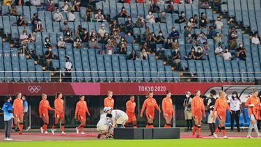 Al Estadio Miyagi en Miyagi, donde se juega la ronda clasificatoria del fútbol femenino el público puede asistir, aunque hay un aforo limitado