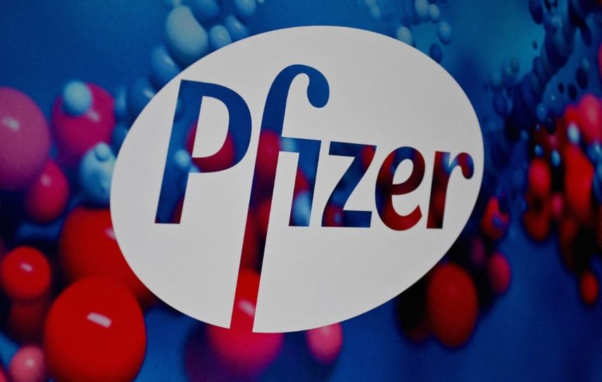 En esta foto de archivo, se ve el logotipo de Pfizer en la sede de Pfizer Inc. el 9 de diciembre de 2020 en la ciudad de Nueva York.