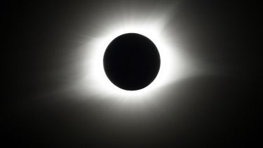 Período de totalidad de un eclipse solar cerca de Hopkinsville, Kentucky, 21 de agosto de 2017. El próximo eclipse solar en México, Estados Unidos y Canadá se producirá el 8 de abril de 2024. 