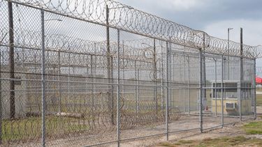 Imagen de un centro de detención de inmigrantes en Estados Unidos.