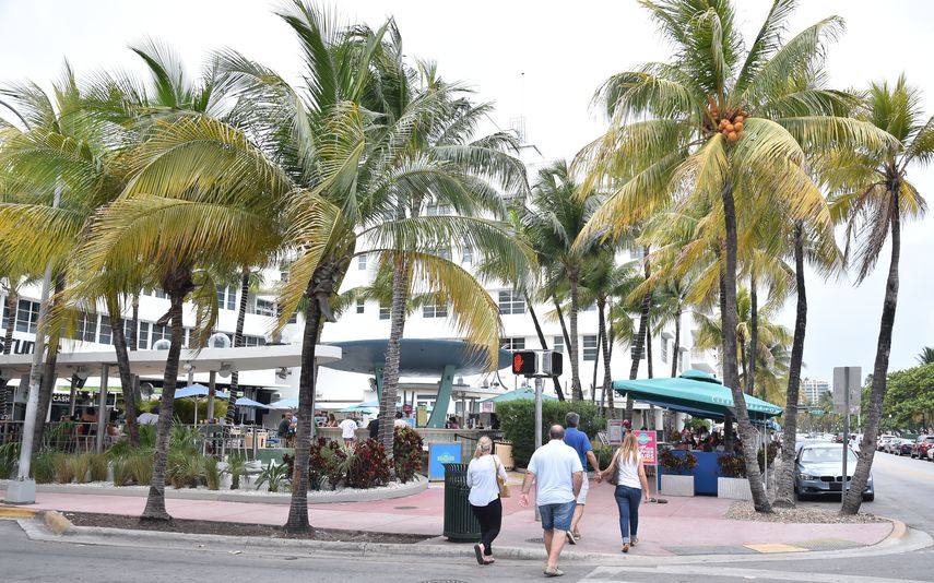 Una de las zonas más visitadas y de mayor congestión es Ocean Drive, en South Beach.