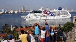 El sector más afectado sería el de los viajes, los cuales podrían tener pérdidas alrededor de 3.500 millones de dólares a las aerolíneas y cruceros