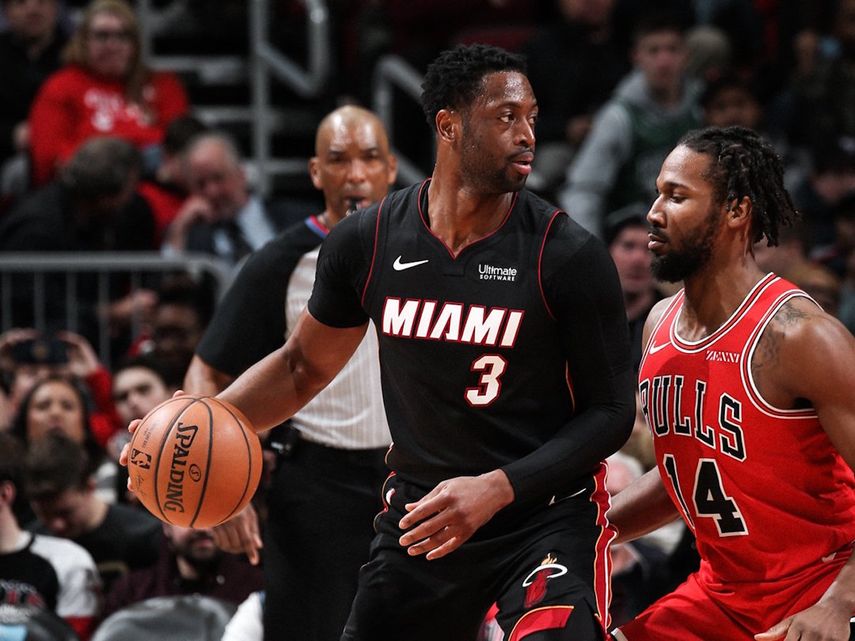 Wade jugó para los Bulls durante la temporada 2016-17 y el equipo lo honró con un vídeo tributo.