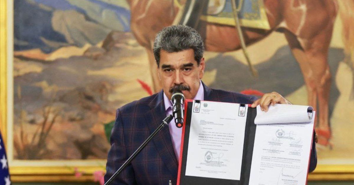 Maduro reacciona a presiones de EEUU con instrumento que “legaliza” la represión