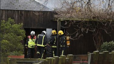 Más de 70 bomberos acudieron al lugar y tardaron tres horas en apagar el incendio.