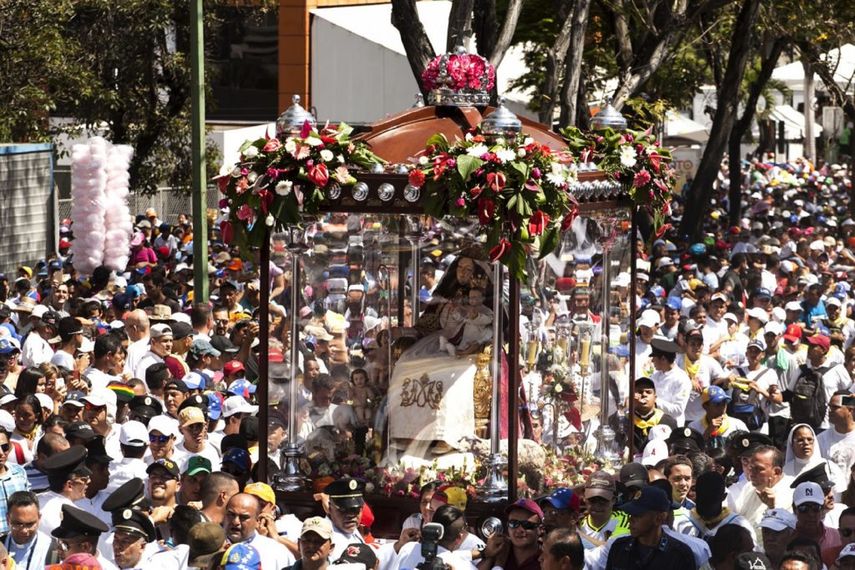 La devoción a la&nbsp;Divina&nbsp;Pastora&nbsp;es la que convoca a la mayor cantidad de fieles en Venezuela y es la segunda más multitudinaria de América Latina&nbsp;