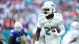 DeVon Achane, #28 de los Miami Dolphins, completó 1.000 yardas por primera vez en su carrera&nbsp;
