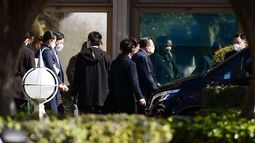 Miembros de la delegación de China llegan al lugar de encuentro en Roma para reunión con el asesor de seguridad nacional de EEUU, Jake Sullivan.