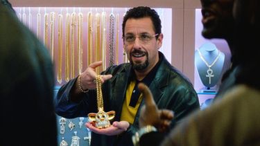 Si Adam Sandler hace otra gran película, conseguirá la nominación. Si Eddie Murphy hace otra gran película, conseguirá la nominación, señaló aludiendo también al gran trabajo de Murphy en otra producción de Netflix, Yo soy Dolemite.