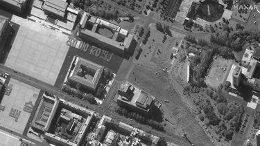 En esta imagen, tomada el 17 de septiembre de 2020 y proporcionada por Maxar Technologies, muestra el ensayo de un desfile en la Plaza Kim Il Sung, en Pyongyang, Corea del Norte.&nbsp;