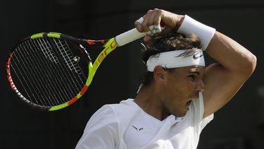 En segunda ronda ya le espera el australiano Nick Kyrgios, que necesitó cinco sets para deshacerse de su compatriota Jordan Thompson (7-6(4), 3-6, 7-6(10), 0-6, 6-1). Nadal&nbsp; y el número 43 del mundo se han visto las caras en seis ocasiones, con tres victorias para cada uno