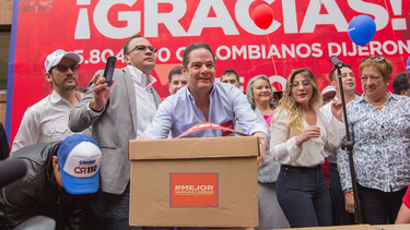 Vargas Lleras aseguró que esas 5.804.500 firmas representan que los colombianos creen en la visión y el camino que propondrá para garantizar a las familias una mejor calidad de vida.