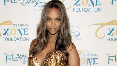 Tyra Banks posa para las cámaras, 2014. (AP).