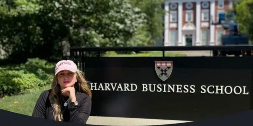 Lourdes Dávalos León en Harvard.