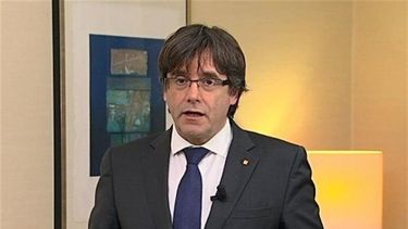 El expresidente de la Generalitat Carles Puigdemont se entregó este domingo a las autoridades belgas