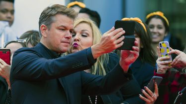 El actor Matt Damon arribando a la alfombra roja de la premiere del film Ford vs. Ferrari en Toronto.&nbsp;