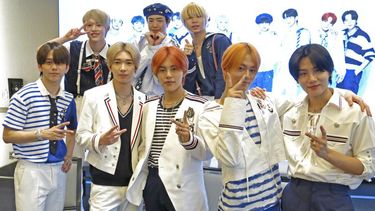 Los integrantes de la banda coreana-japonesa T1419 posan durante una entrevista en la Ciudad de México el 7 de julio de 2022. De izquierda a derecha, atrás, Kairi, Gunwoo y Kio; al frente, Kevin, Leo, Noa, On y Sian.&nbsp;