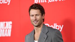 Glen Powell asistió al estreno en Nueva York de El Sobreviviente de Paramount en el AMC Lincoln Square Theater el 9 de noviembre de 2025 en la ciudad de Nueva York.