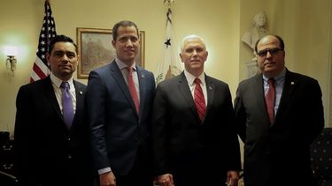 El vicepresidente de Estados Unidos, Mike Pence, se reuni&oacute; con el presidente encargado de Venezuela, Juan Guaid&oacute;. Tambi&eacute;n participaron el comisionado de Relaciones Exteriores Julio Borges&nbsp;y el embajador Carlos Vecchio