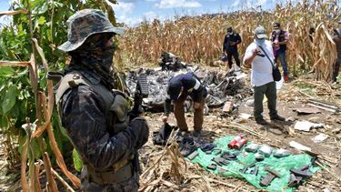 Fiscales del Ministerio P&uacute;blico de Guatemala&nbsp;realizan tr&aacute;mites legales correspondientes en aldea Santa Marta Salinas&nbsp;donde unidades del&nbsp;Ej&eacute;rcito&nbsp;localizaron Jet accidentado.