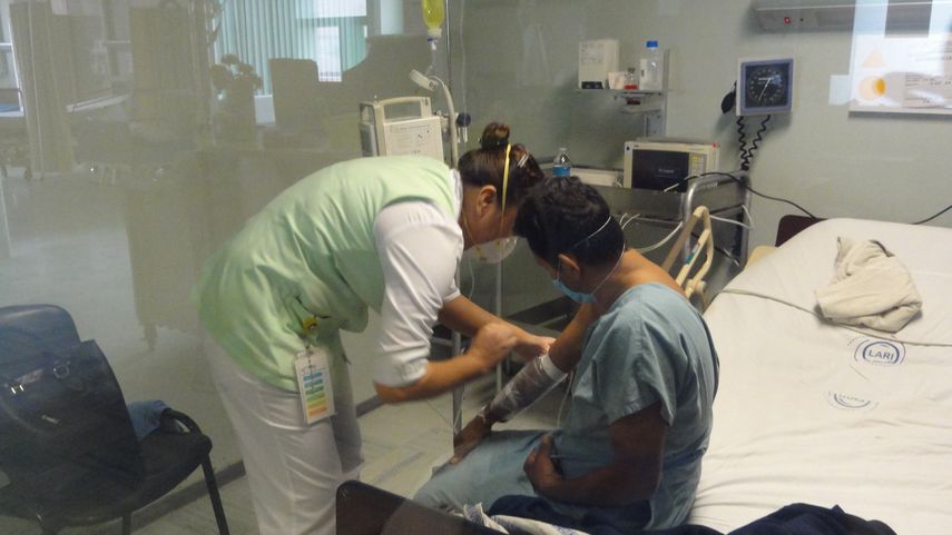 De las personas que fallecieron como consecuencia de la enfermedad, el 0.4% se infectaron también del virus del sida