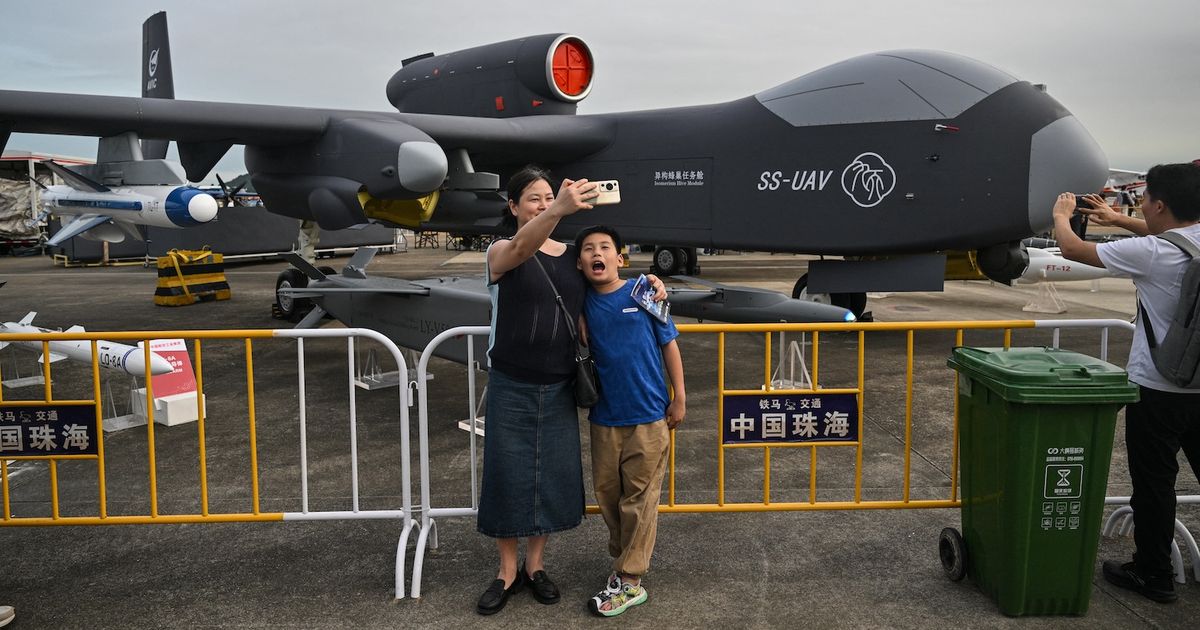 Prueban ‘Nave nodriza’ presentada en China como el primer portaviones del cielo