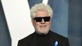 Pedro Almodóvar llega a la fiesta del Óscar de Vanity Fair el domingo 27 de marzo de 2022 en Beverly Hills, California. Cannes confirma corto occidental y gay del cineasta español.