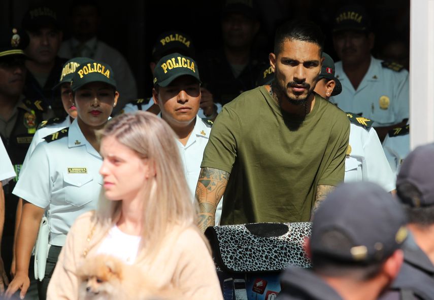 El jugador y el dirigente peruano deben viajar a Suiza en el transcurso del día de hoy.