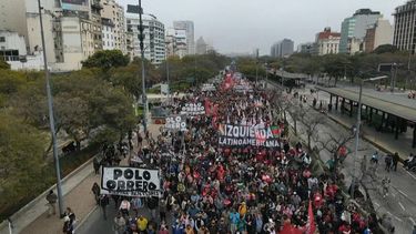 Miles de personas salieron a las calles de Buenos Aires para protestar contra el gobierno del presidente Alberto Fernández.