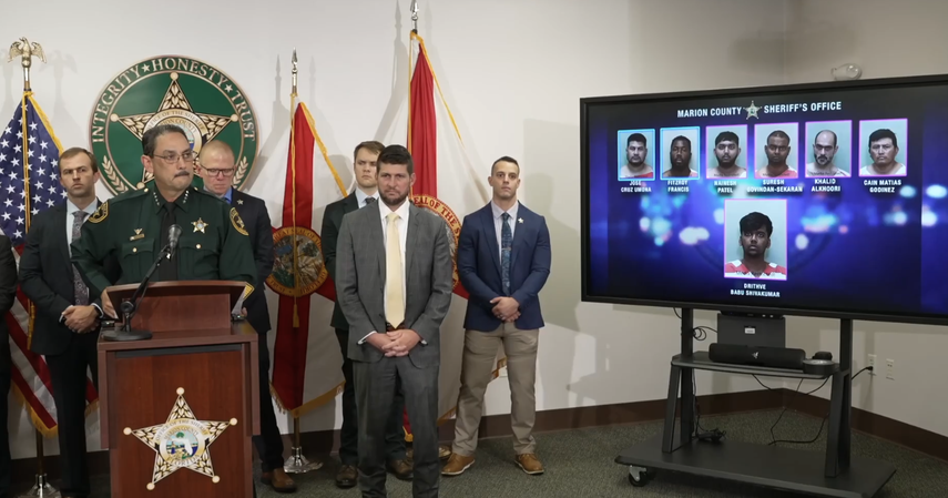 Sheriff de Marion Billy Woods en rueda de prensa. Sheriff de Marion Billy Woods en rueda de prensa.