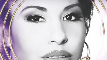 En esta imagen proporcionada por Warner Music Latina la portada del álbu Moonchild Mixes de Selena. 