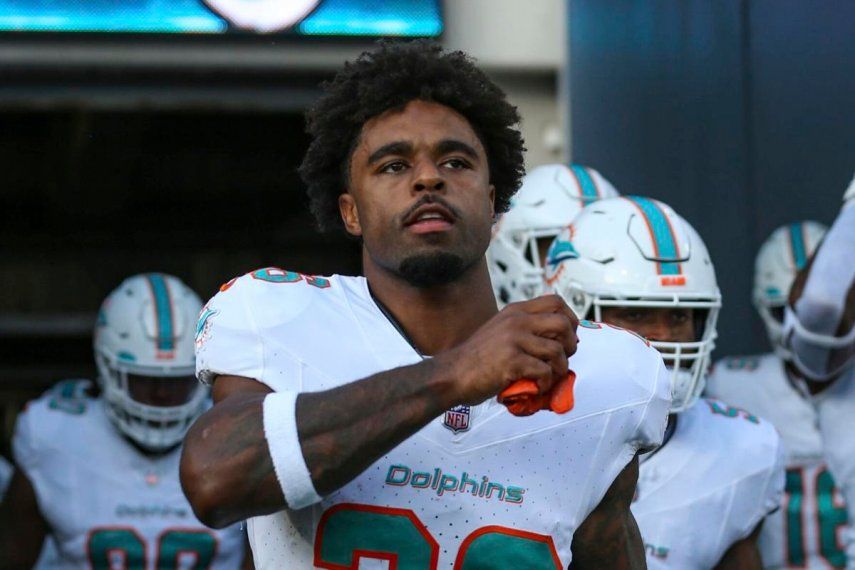 Dolphins' Salvon Ahmed calls for support, urges donations to deceased Pats  fan family on GoFundMe