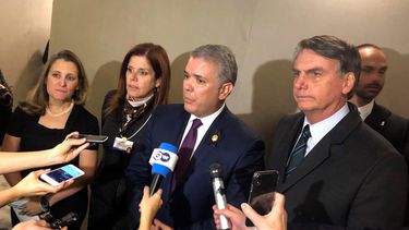 Los presidentes de Brasil, Jair&nbsp;Bolsonaro&nbsp;(d); Colombia, Iván&nbsp;Duque&nbsp;(c); la vicepresidenta de Perú, Mercedes Aráoz (2i), junto a la canciller de Canadá, Chrystia Freeland (i), anuncian que reconocen a Juan Guaidó como presidente de Venezuela.