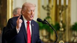 El presidente Donald Trump habla en el Salón Este de la Casa Blanca el 5 de marzo de 2026 en Washington, DC. El presidente Donald Trump habla en el Salón Este de la Casa Blanca el 5 de marzo de 2026 en Washington, DC.