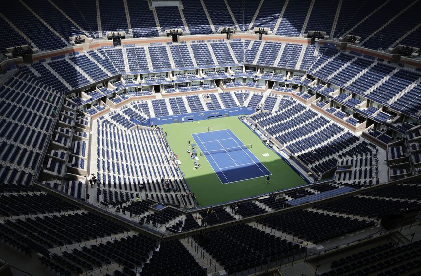 En imagen de archivo del 27 de agosto de 2017, se muestra a jugadores entrenando para el torneo U.S. Open en el estadio Arthur Ashe de Nueva York.&nbsp;
