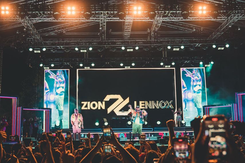 Zion & Lennox se presentan en la primera edición del Durini Festival, en Miami.
