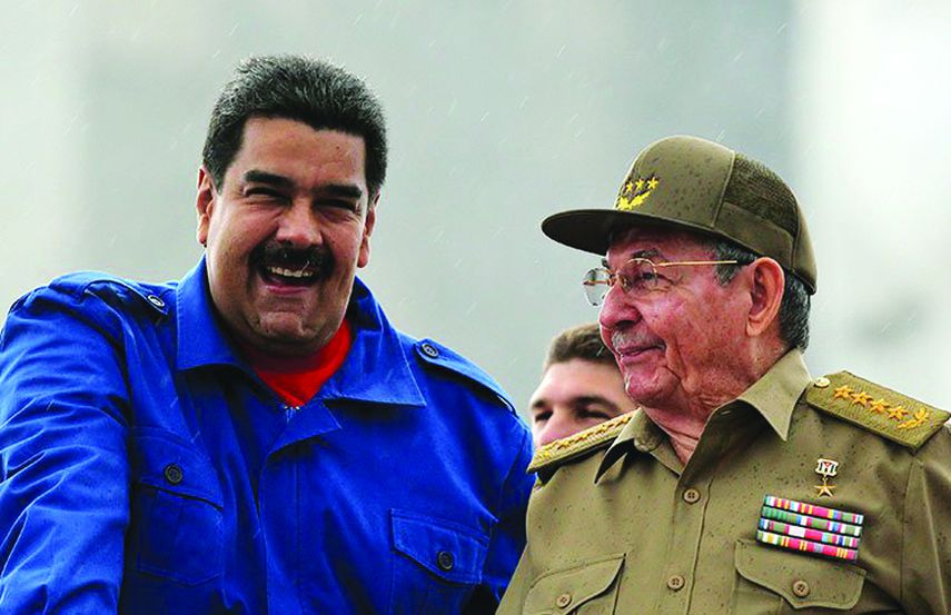 Nicolás Maduro, junto a Raúl Castro, en La Habana.