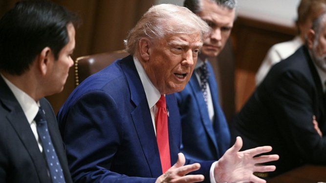 El presidente de Estados Unidos Donald J. Trump en una reunión con su gabinete en la Casa Blanca.