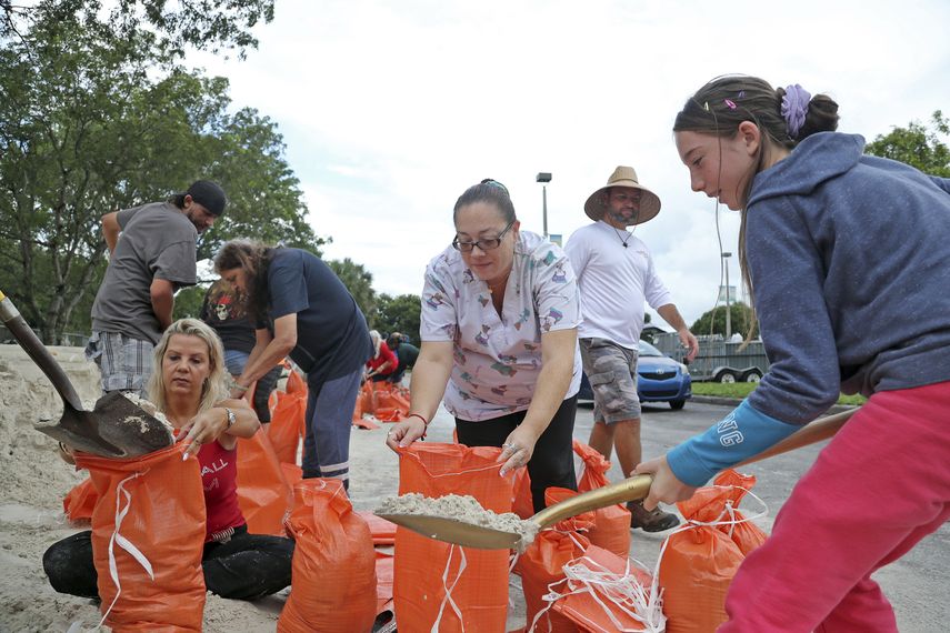 Preparativos previos al huracán en la ciudad de Margate en Florida.
