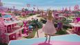 Margot Robbie en una escena de Barbie en una imagen proporcionada por Warner Bros. Pictures.
