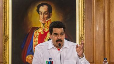 Maduro señaló que fuerzas especiales de civiles a las que llamó el pueblo en armas, dedicadas a combatir disturbios internos, serán desplegadas por todo el territorio del país.