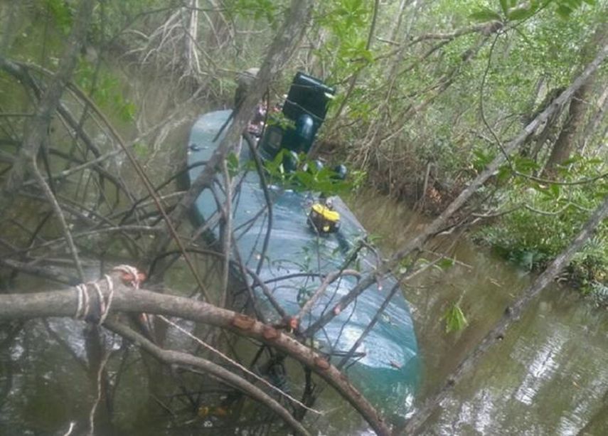 El semisumergible cuenta con sistemas de navegación, brújula, motores de gran potencia y calefacción, así como una capa de pintura asfáltica para absorber los rayos solares