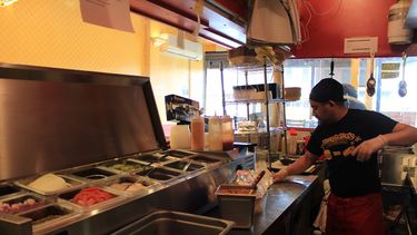 Llega el burgrito, curiosa creación que es la receta maestra de restaurantes como Burgritos, un local del barrio Park Slope, en el distrito neoyorquino de Brooklyn.